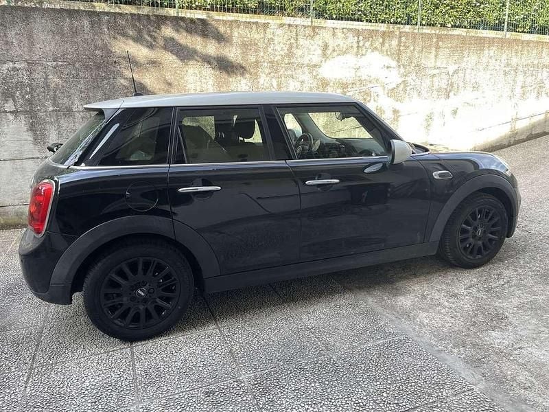 Käytetty Mini Cooper D Hype 116 HP (85 kW) 2016 Musta Viistoperä