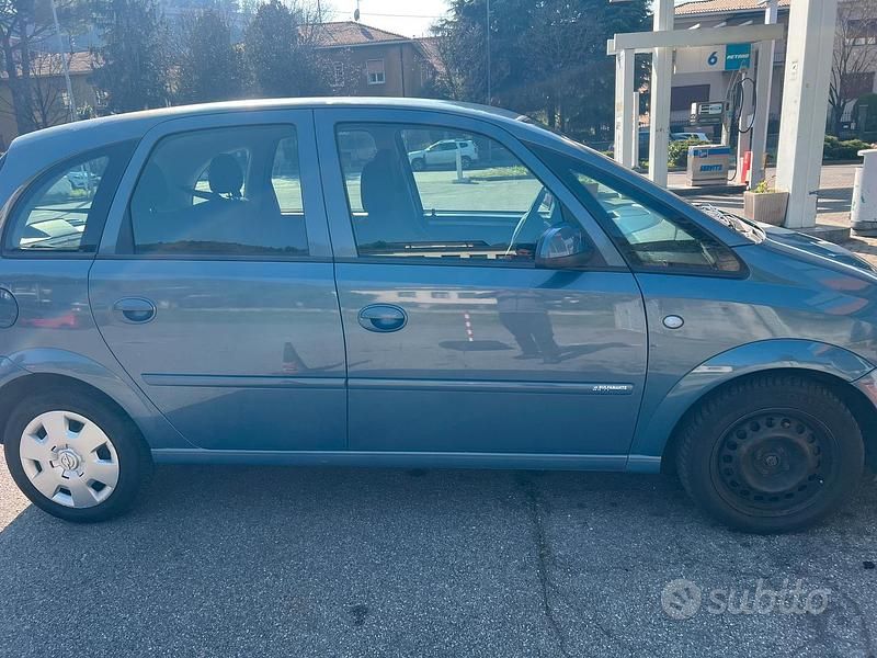 Usata Opel Meriva 2006 Blu Monovolume