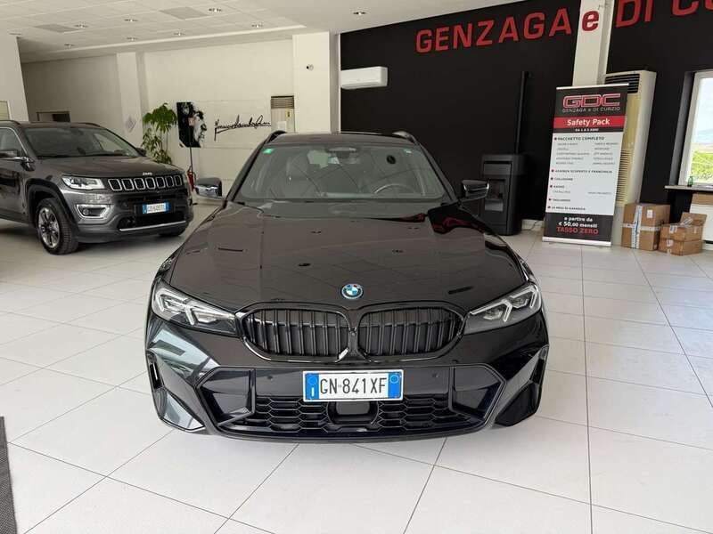 Nero Usata 2023 BMW 320e M Sport Station wagon | 37.000 € (Buon prezzo) - Immagine 1/4