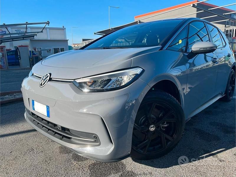 Usata VW ID.3 Pro Performance 150 kW (204 CV) 2023 Grigio Utilitaria