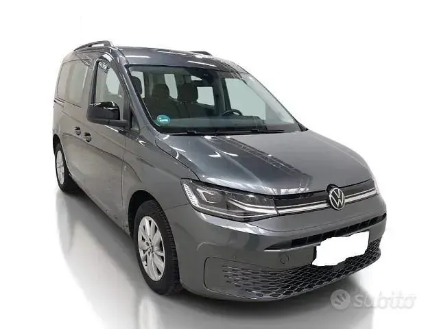 Usata VW Caddy Life 102 CV (75 kW) 2021 Grigio Monovolume