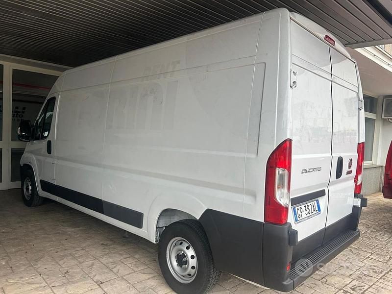 Usata Fiat Ducato 140 CV (102 kW) 2023 Bianco Furgone