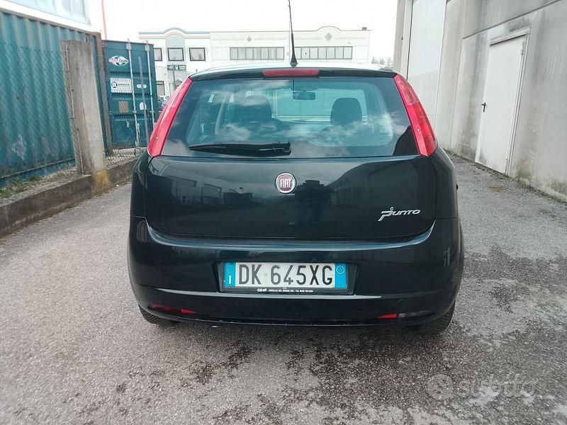 Usata Fiat Punto Active 59 CV (43 kW) 2009 Nero Utilitaria