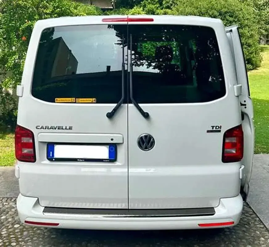 Usata VW Caravelle 150 CV (110 kW) 2016 Bianco Furgone