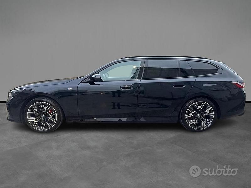 Usata BMW 520 M Sport 197 CV (144 kW) 2024 Nero Station wagon