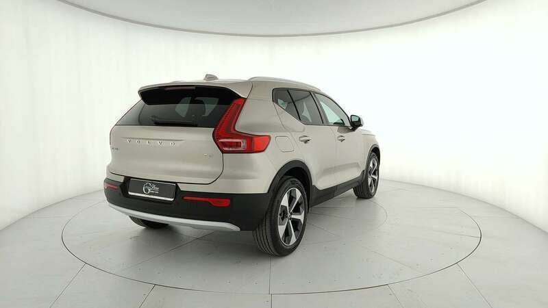 Usata Volvo XC40 Core 129 CV (94 kW) 2024 Grigio SUV