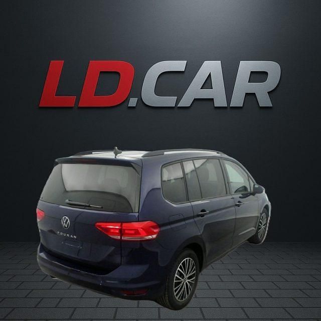 Usata VW Touran Edition 150 CV (110 kW) 2024 Blu metallizzato Monovolume