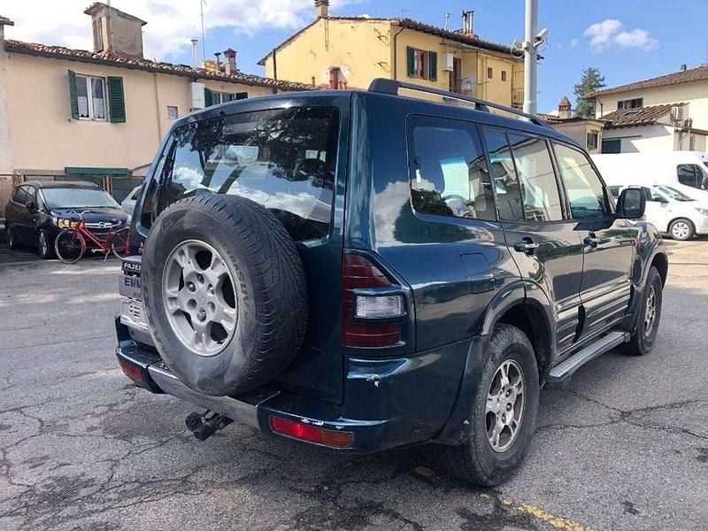 Usata Mitsubishi Pajero 165 CV (121 kW) 2000 Verde SUV