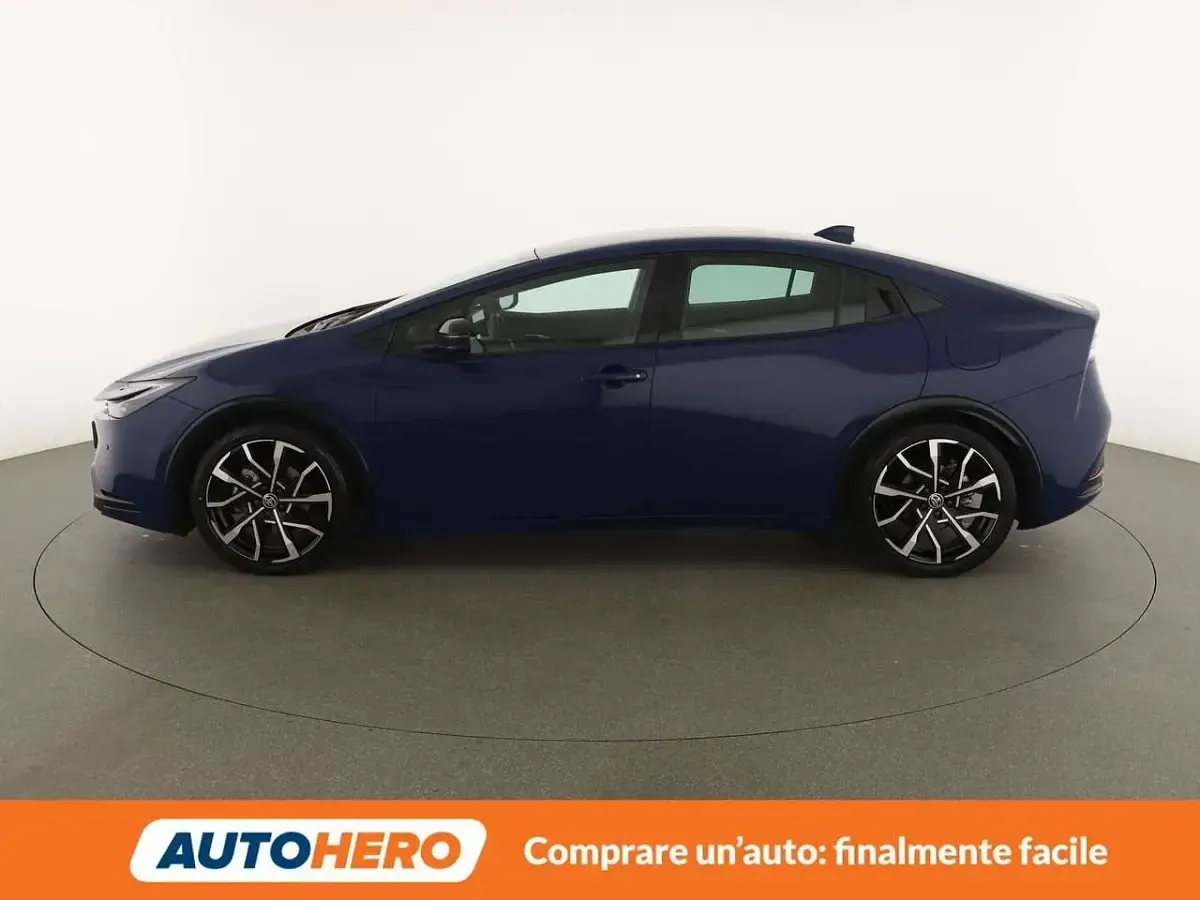 Usata Toyota Prius Lounge 223 CV (164 kW) 2025 Blu/azzurro Utilitaria