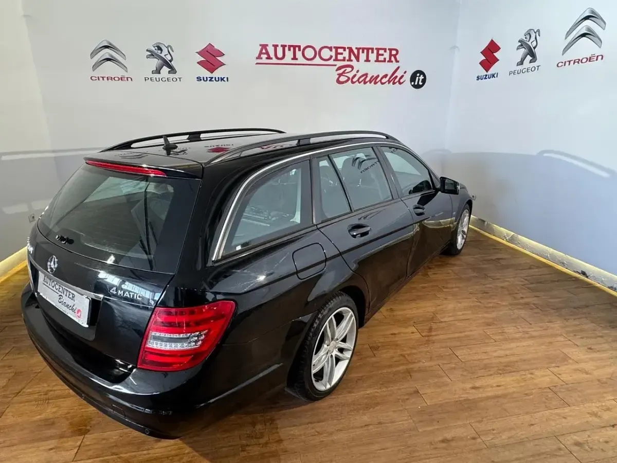Usata Mercedes 250 Elegance 203 CV (149 kW) 2011 Viola Station wagon