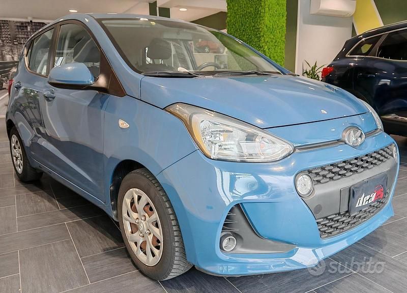 Usata Hyundai i10 Style 67 CV (49 kW) 2017 Blu Utilitaria