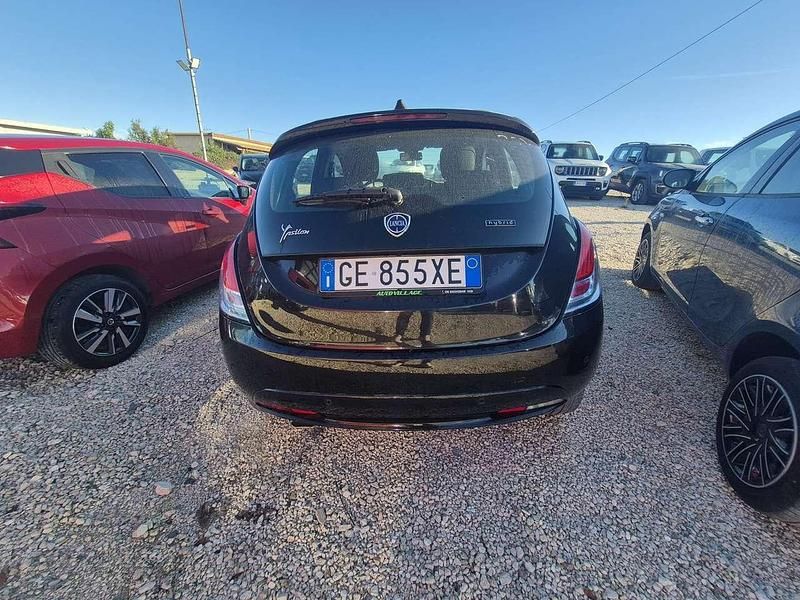Usata Lancia Ypsilon Gold 69 CV (50 kW) 2021 Nero Utilitaria