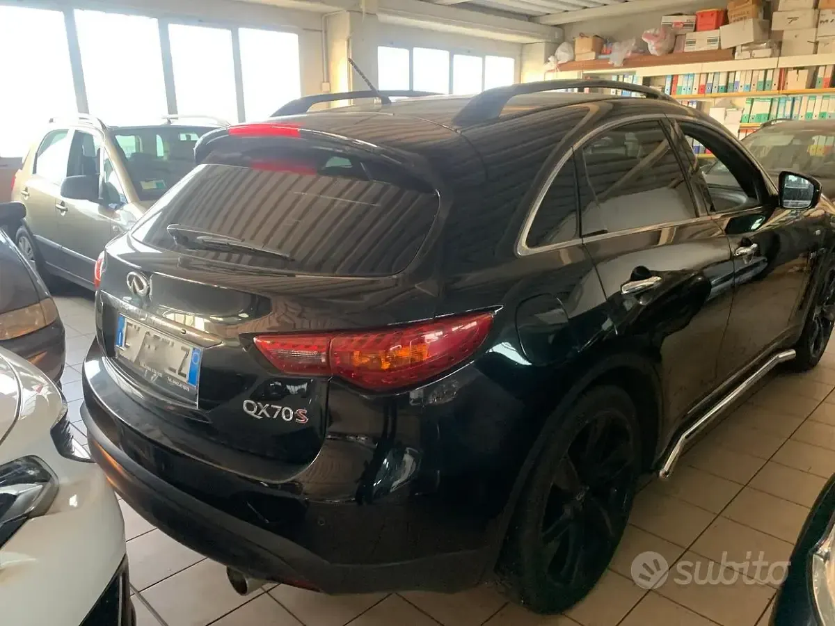 Usata Infiniti QX70 Premium 238 CV (175 kW) 2016 Nero SUV