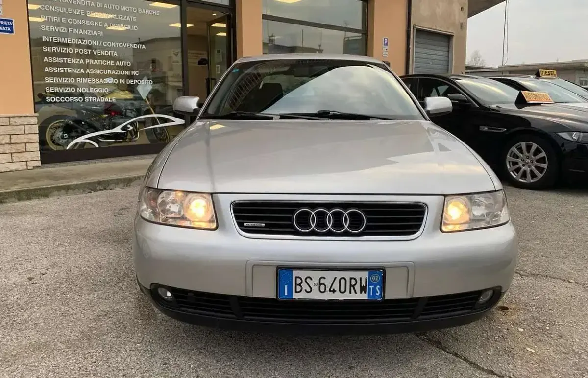 Usata Audi A3 Ambiente 150 CV (110 kW) 2002 Argento Utilitaria