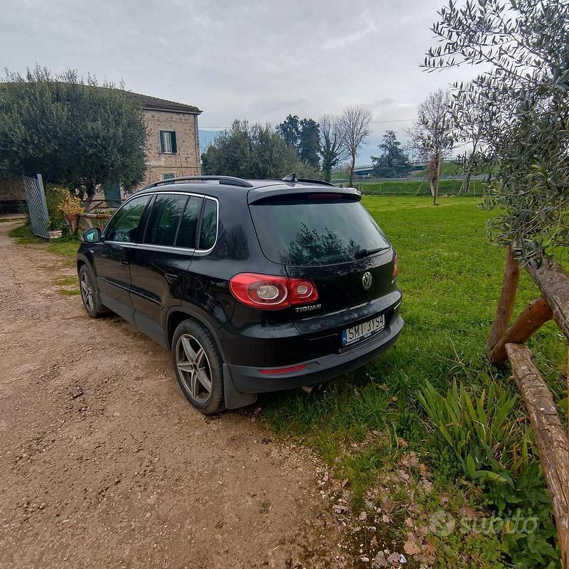 Usata VW Tiguan Track & Field 140 CV (102 kW) 2008 Nero SUV