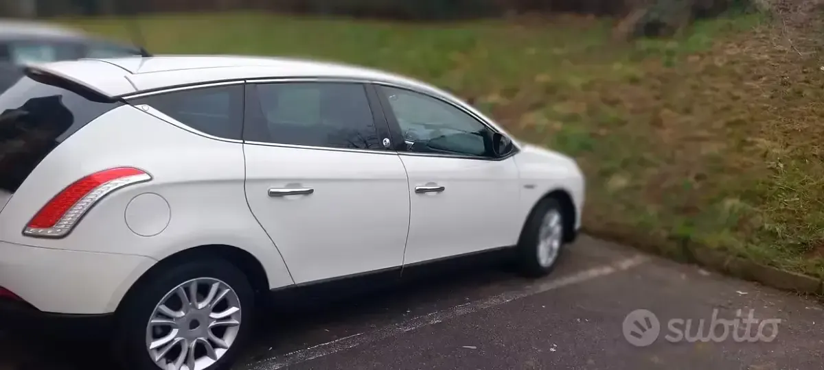 Usado Lancia Delta 120 CV (88 kW) 2012 Blanco Utilitario