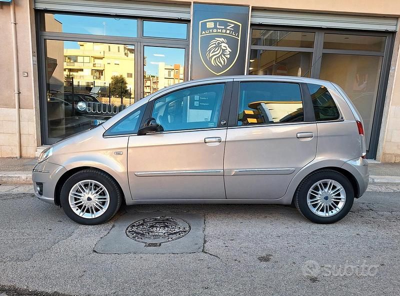 Usata Lancia Musa Gold 77 CV (56 kW) 2012 Giallo Monovolume