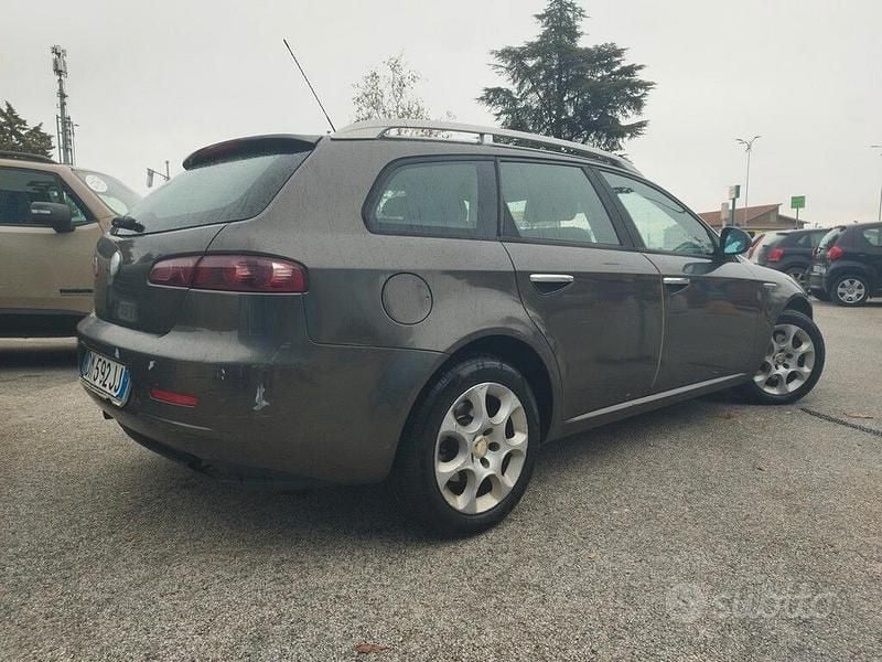 Usado Alfa Romeo 159 Progression 150 CV (110 kW) 2008 Gris Familiar