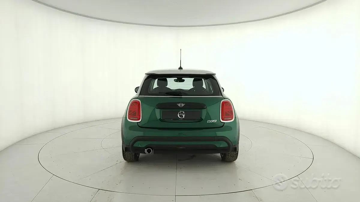 Usata Mini Cooper Classic 156 CV (114 kW) 2022 Verde Utilitaria