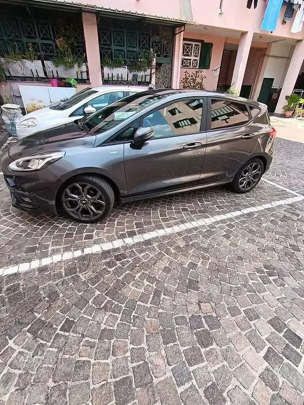 Usata Ford Fiesta ST-Line 86 CV (63 kW) 2019 Grigio Utilitaria
