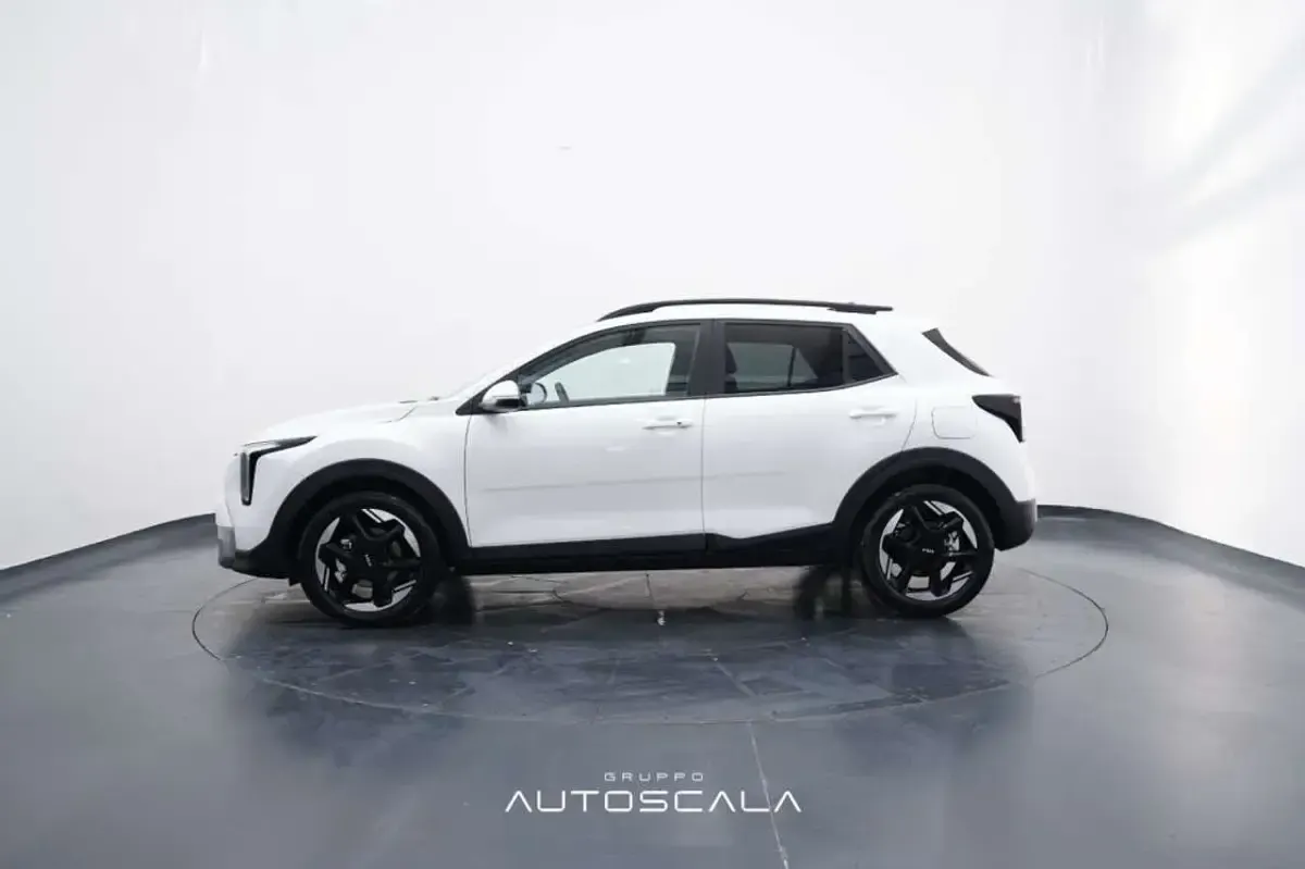 Nuova Kia Stonic Style 116 CV (85 kW) 2025 Clear white SUV