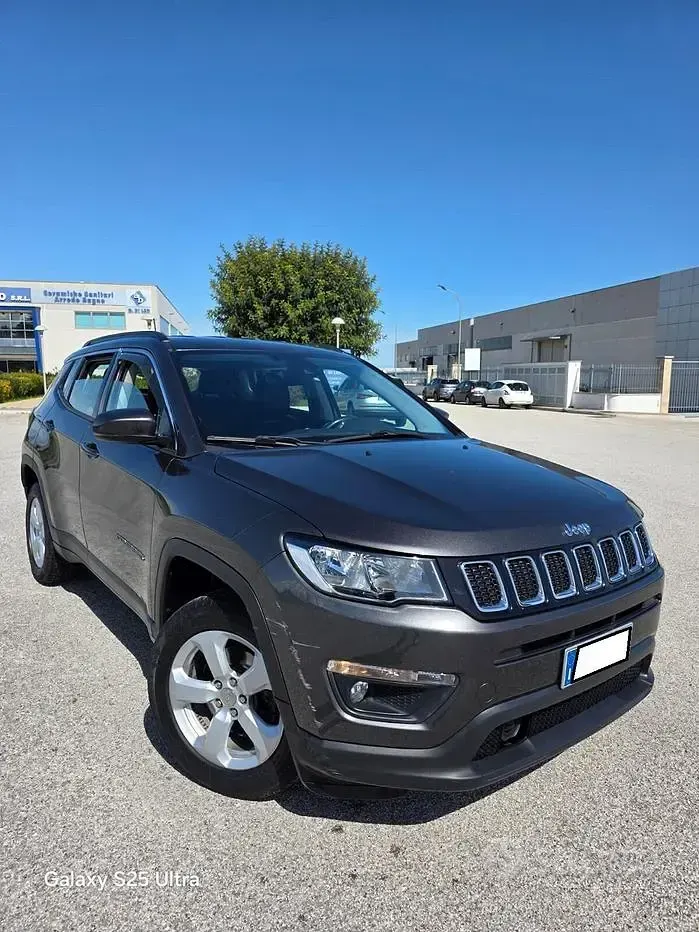 Usata Jeep Compass Limited 140 CV (102 kW) 2017 Grigio SUV