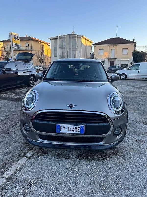 Usata Mini ONE Business 102 CV (75 kW) 2020 Utilitaria
