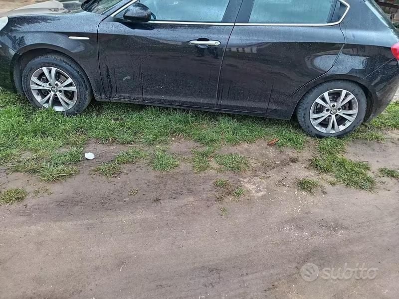 Usata Alfa Romeo Giulietta 120 CV (88 kW) 2010 Nero Utilitaria