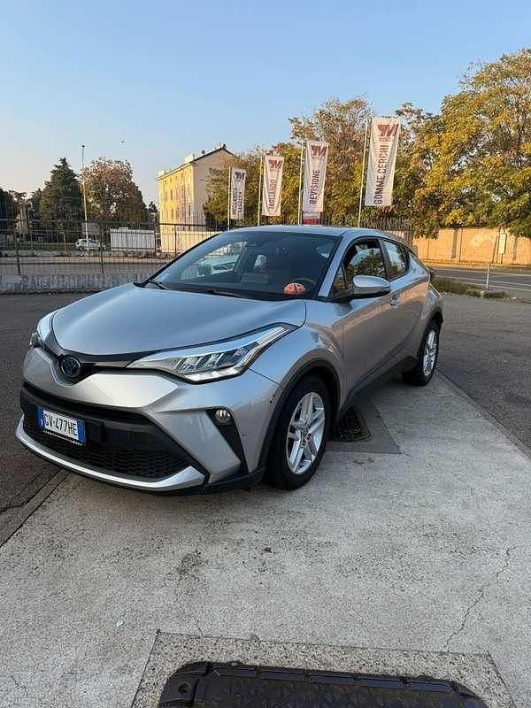 Usata Toyota C-HR Active 98 CV (72 kW) 2024 Grigio SUV