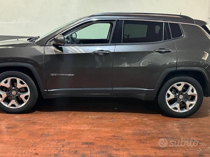 Usata Jeep Compass 121 CV (88 kW) 2018 Grigio SUV