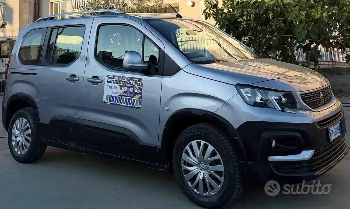 Usata Peugeot Rifter Allure 102 CV (75 kW) 2019 Grigio Monovolume