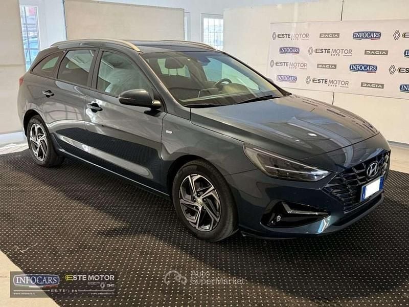 Usata Hyundai i30 Prime 120 CV (88 kW) 2023 Blu metallizzato Station wagon