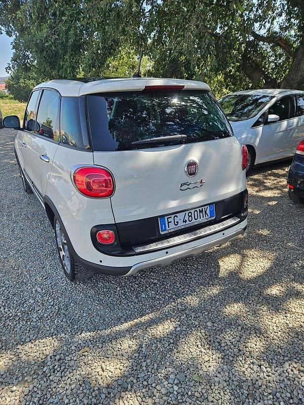 Bianco Usata 2016 Fiat 500L Trekking Monovolume | 9000 € (Cara) - Immagine 1/4