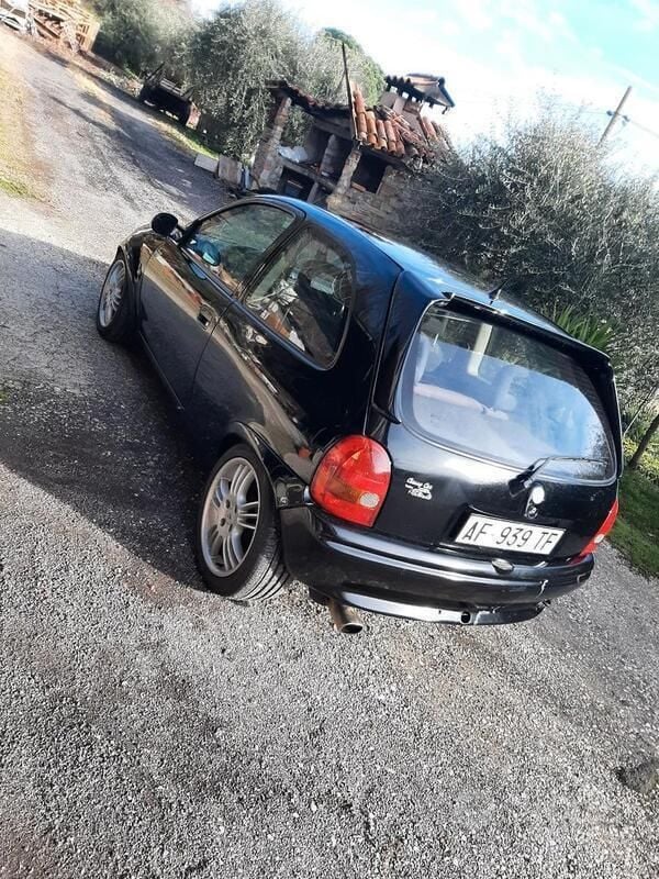 Usata Opel Corsa 130 CV (95 kW) 1995 Nero Coupé