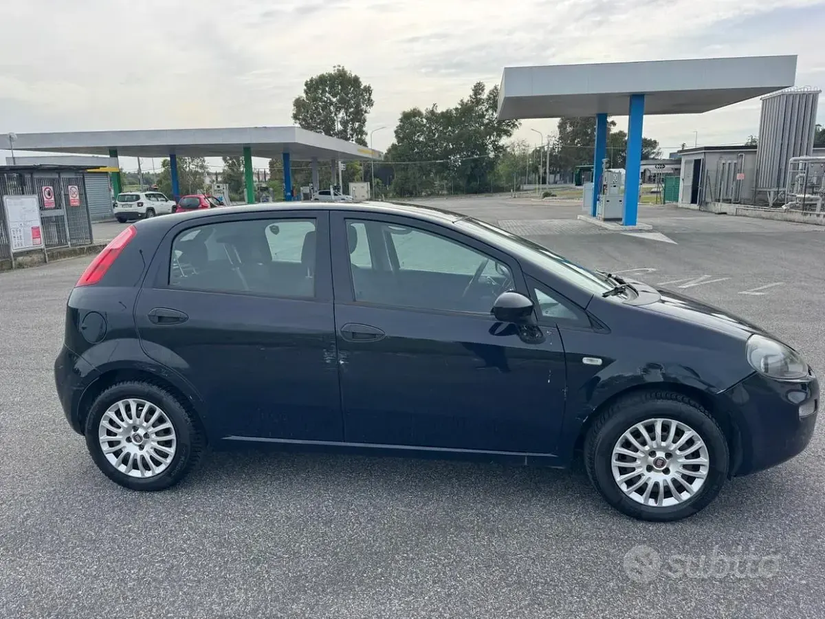 Occasion Fiat Punto Street 77 ch (56 kW) 2017 Bleue Citadine