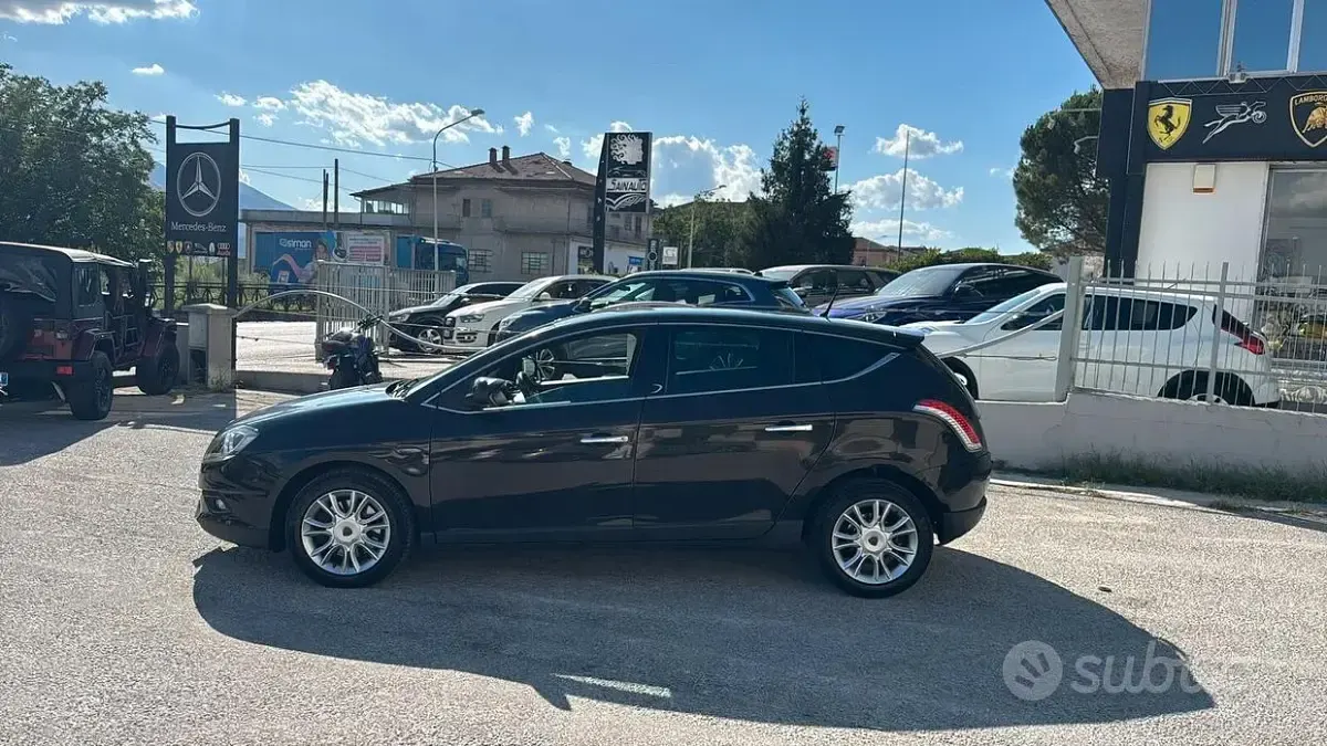 Usata Lancia Delta 190 CV (139 kW) 2011 Nero Utilitaria