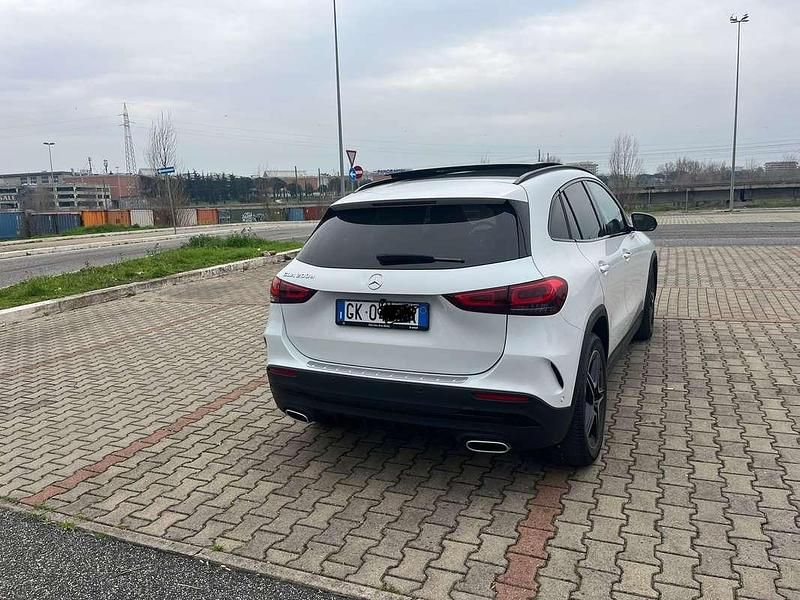 Usata Mercedes GLA200 Premium 150 CV (110 kW) 2022 Bianco SUV