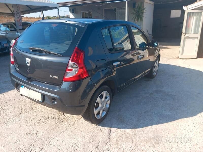 Usata Dacia Sandero 75 CV (55 kW) 2009 Grigio Utilitaria