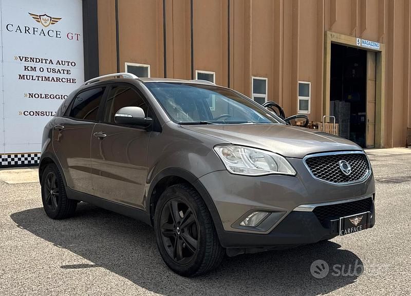 Usata Ssangyong (KGM) Korando 175 CV (128 kW) 2011 Grigio SUV