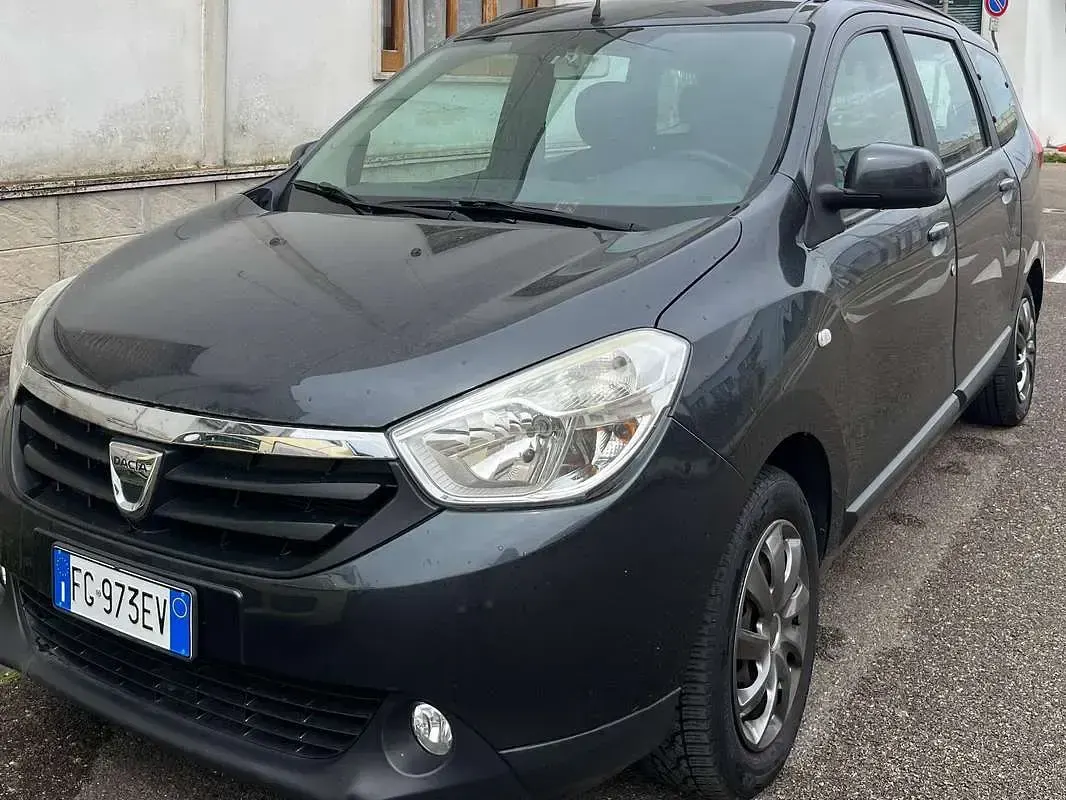 Usata Dacia Lodgy Lauréate 102 CV (75 kW) 2017 Nero Monovolume