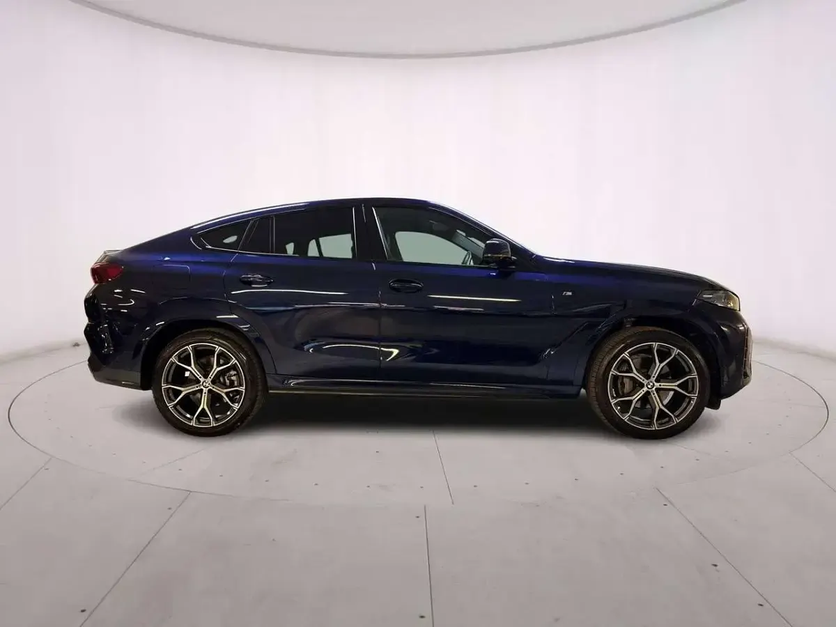 Usata BMW X6 M Sport 298 CV (219 kW) 2025 Tanzanite blue SUV
