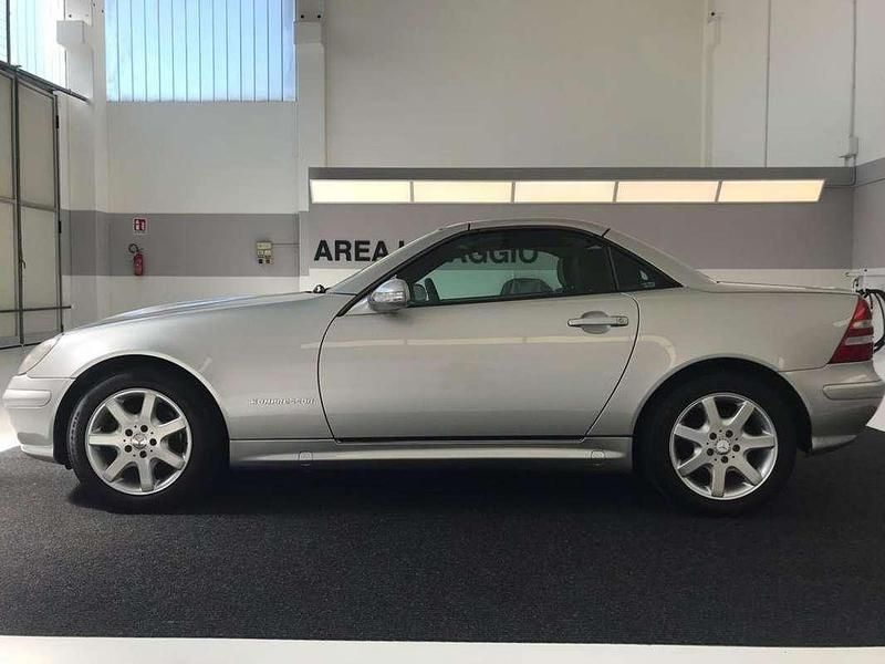 Argento Usata 2000 Mercedes SLK200 Cabrio | 11.000 € (Molto cara) - Immagine 1/4