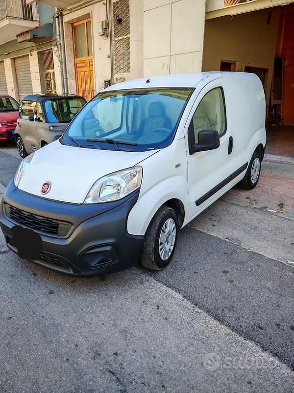 Usata Fiat Fiorino 80 CV (58 kW) 2018 Bianco Monovolume