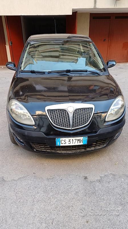 Usata Lancia Ypsilon 75 CV (55 kW) 2005 Nero Utilitaria