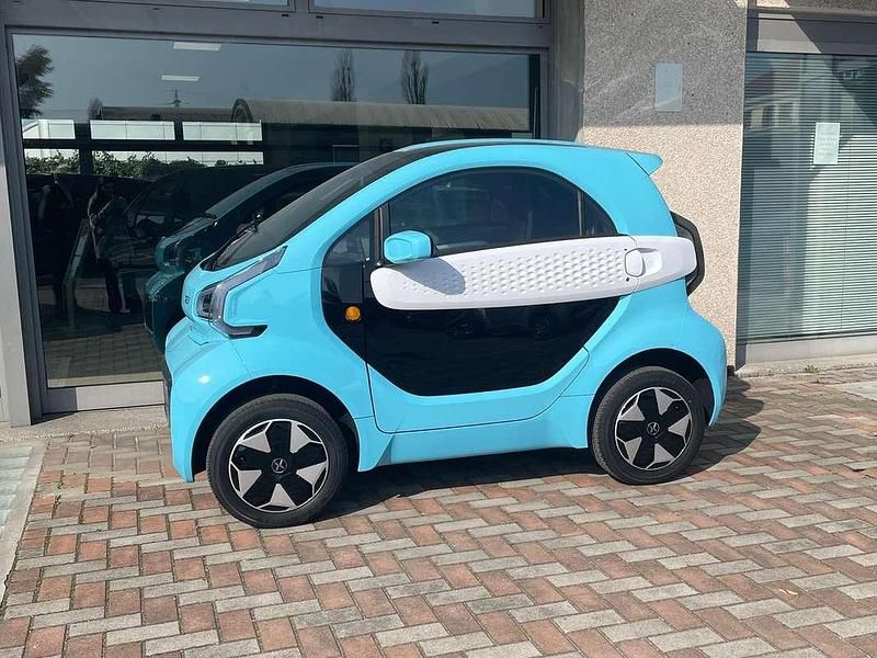 Usata XEV Yoyo 14 kW (20 CV) 2024 Blu Utilitaria