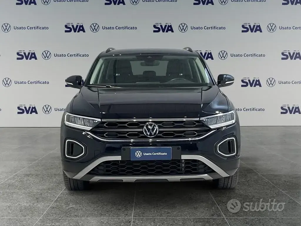 Usata VW T-Roc Life 150 CV (110 kW) 2025 Deep black SUV