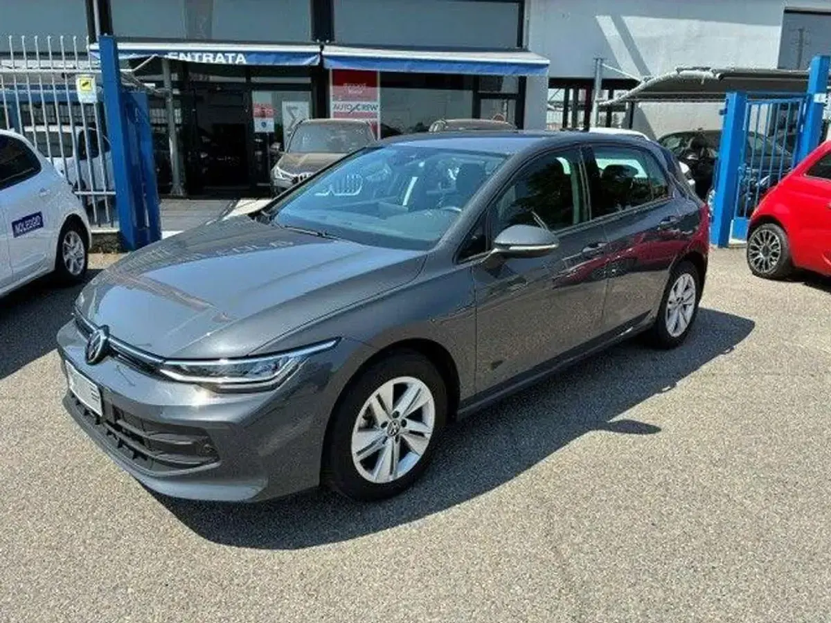 Usata VW Golf VIII Executive 110 CV (80 kW) 2025 Grigio Berlina