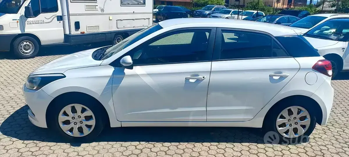 Usata Hyundai i20 Classic 75 CV (55 kW) 2018 Bianco Berlina