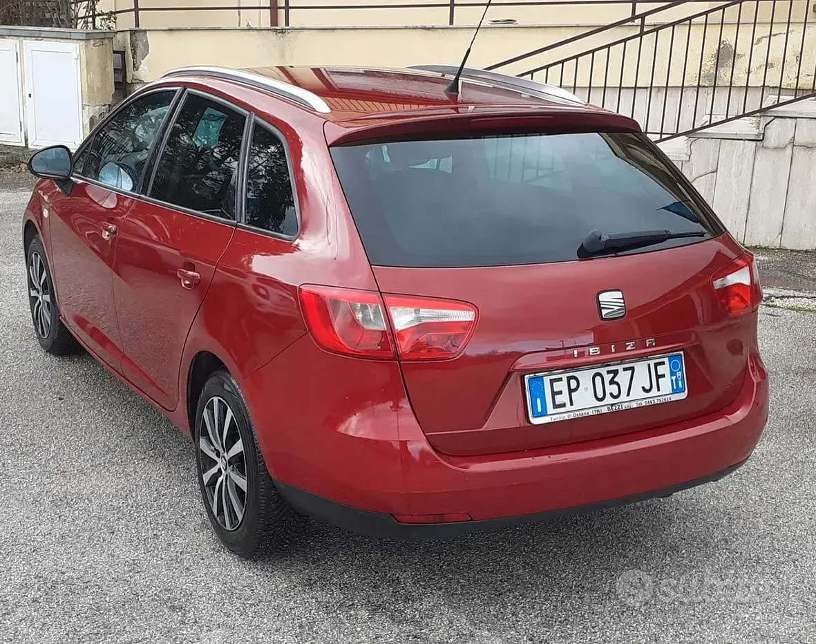 Usata Seat Ibiza ST 90 CV (66 kW) 2013 Rosso Station wagon