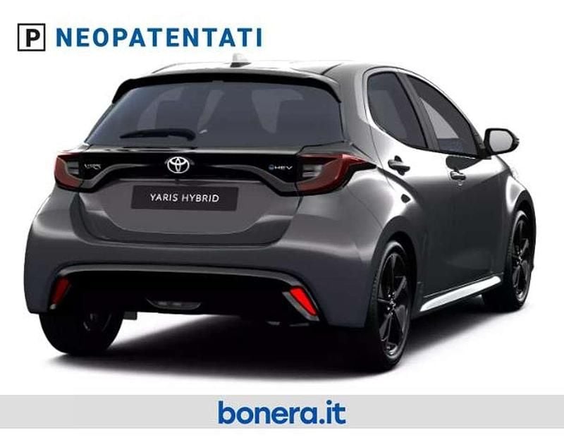 Nuova Toyota Yaris Hybrid Premium 131 CV (96 kW) 2026 Storm grey Berlina